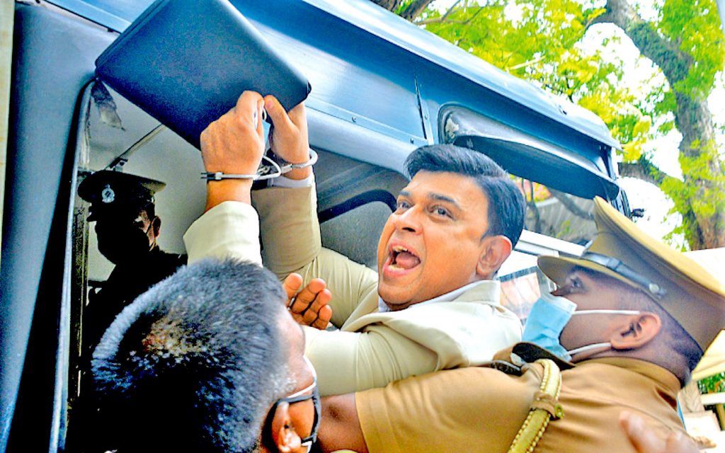 පැන්ඩෝරා ගැන කට අරින්න රන්ජන් අවසර ඉල්ලයි